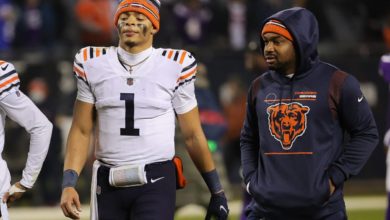 Rookie QB Justin Fields has been getting little love lately from local writers.