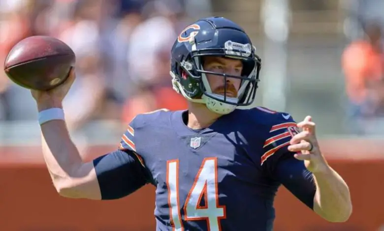 Andy Dalton hit Darnell Mooney for a four-yard TD pass to give the Bears a 14-0 lead over the Giants.